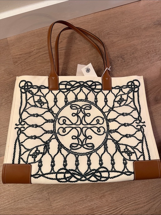 Tory Burch Handbags - NWT Tory burch Ella tote